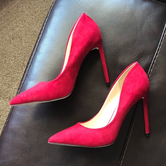 Red Pumps - Picture 3 of 4